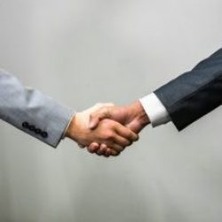 when and why to hire an accoutant HANDSHAKE